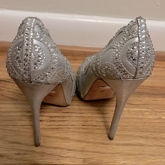 Badgley Mischka Karma Ii Shimmer-suede Pump Platforms Silver Peep-Toe Heels 6.5 - Picture 6 of 10